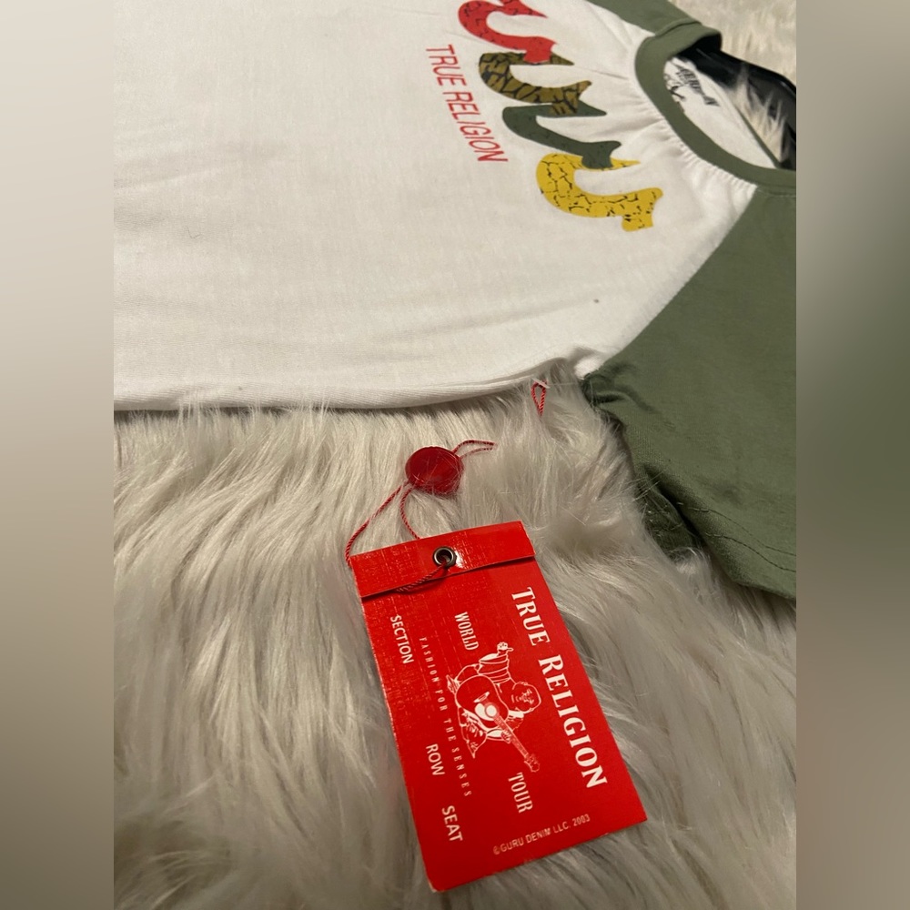 True Religion - Picture 3 of 7